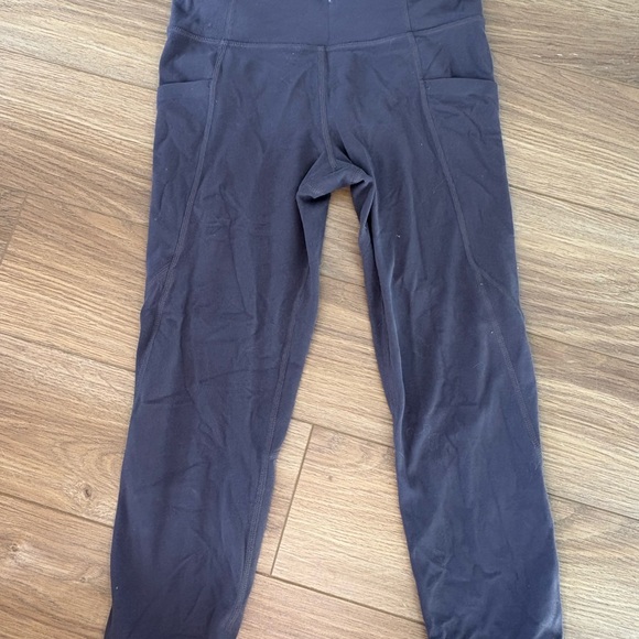 Athleta Girl Gray Capri Leggings Size Large 12 18in Inseam Activewear Athleisure - Picture 2 of 6